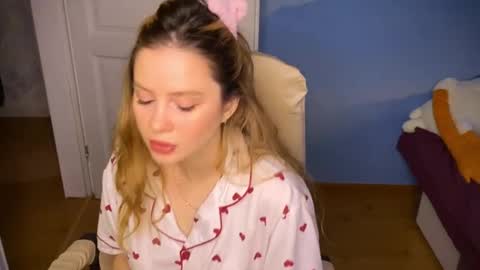 Snapshot of fairyilona chatting on 19, 9, 2025 Ilona online show from 19, 9, 2025