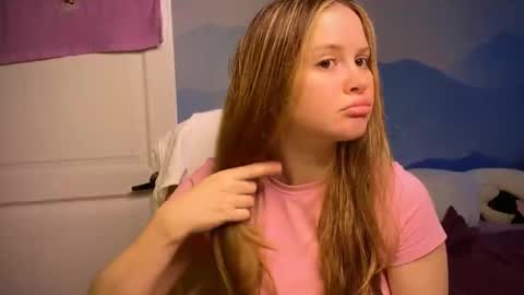 Snapshot of fairyilona chatting on 25, 10, 2025 Ilona online show from 25, 10, 2025