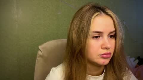 Ilona online show from 6, 4, 2026