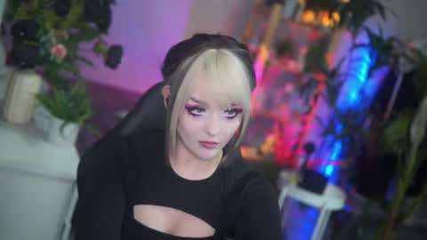 faith_chan online show from 8, 10, 2025