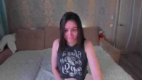Snapshot of falcon_baby chatting on 24, 1, 2025 falcon baby online show from 24, 1, 2025