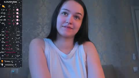 Snapshot of falcon_baby chatting on 12, 3, 2025 falcon baby online show from 12, 3, 2025