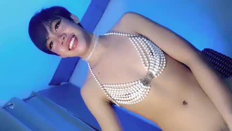 Snapshot of fallinlovewithivy chatting on 1, 2, 2025 Ivy Lauren online show from 1, 2, 2025