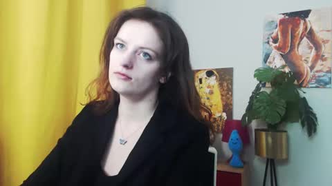 Snapshot of fancynadine chatting on 17, 12, 2024 Nadine online show from 17, 12, 2024