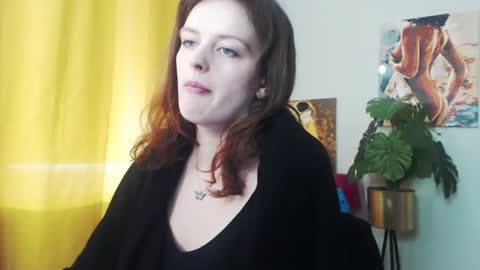 Snapshot of fancynadine chatting on 17, 12, 2024 Nadine online show from 17, 12, 2024