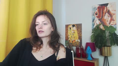 Snapshot of fancynadine chatting on 16, 9, 2025 Nadine online show from 16, 9, 2025