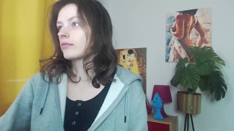 Snapshot of fancynadine chatting on 16, 11, 2025 Nadine online show from 16, 11, 2025