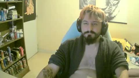 Snapshot of fangtiger chatting on 8, 11, 2025 Kevin online show from 8, 11, 2025