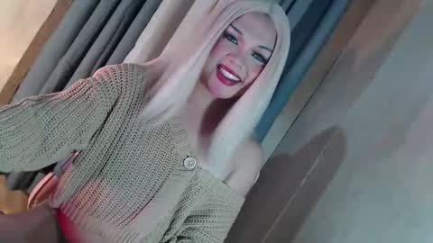 DANIELLA - DONT FORGET TO GIVE ME A THUMBSU UP online show from 6, 3, 2026