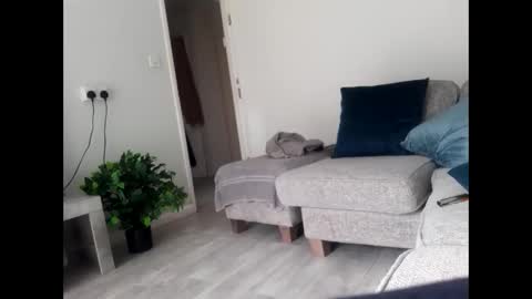 fantasticdeee online show from 27, 2, 2025