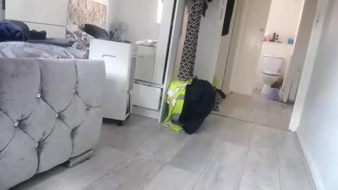 fantasticdeee online show from 18, 4, 2026