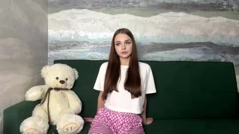 Anna Scovich online show from 10, 11, 2025