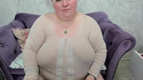 Snapshot of fashiona chatting on 30, 1, 2025 fashiona online show from 30, 1, 2025