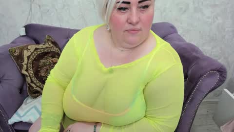 Snapshot of fashiona chatting on 27, 2, 2025 fashiona online show from 27, 2, 2025