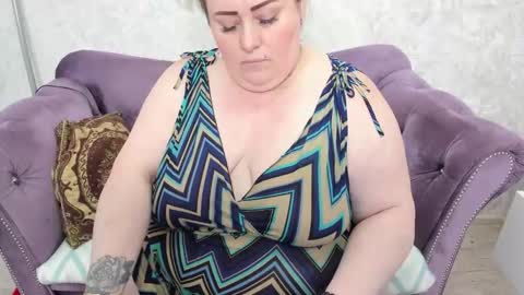 Snapshot of fashiona chatting on 11, 9, 2025 fashiona online show from 11, 9, 2025