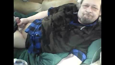 Snapshot of fasteddysex chatting on 28, 4, 2026 HoneyCumJuice4U online show from 28, 4, 2026