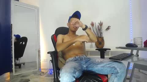 Snapshot of favel_gomez7 chatting on 22, 1, 2025 Favel Gomez online show from 22, 1, 2025