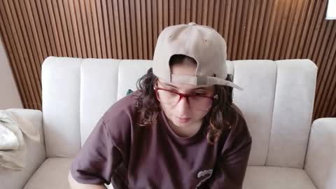 Feelena online show from 27, 2, 2026