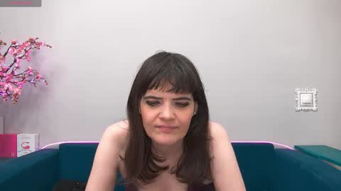 Laura online show from 28, 4, 2026