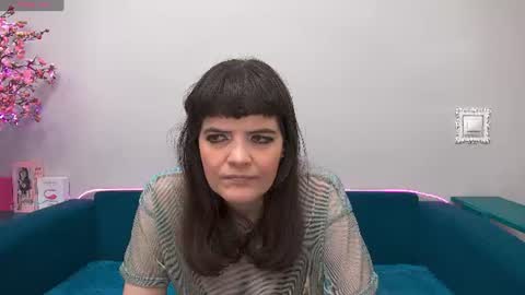Snapshot of feelsgoodwoman chatting on 4, 7, 2026 Laura online show from 4, 7, 2026