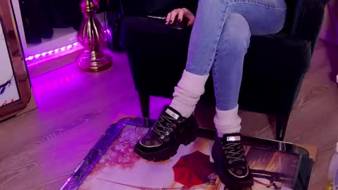 Snapshot of feetvibe chatting on 15, 10, 2025 FeetVibe online show from 15, 10, 2025