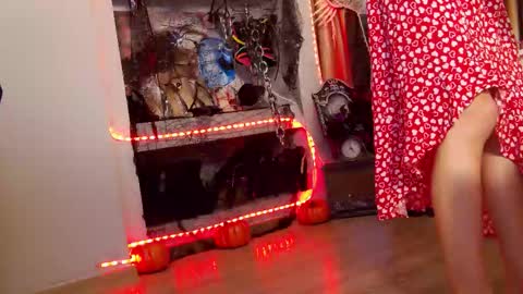 Snapshot of feetvibe chatting on 28, 10, 2025 FeetVibe online show from 28, 10, 2025