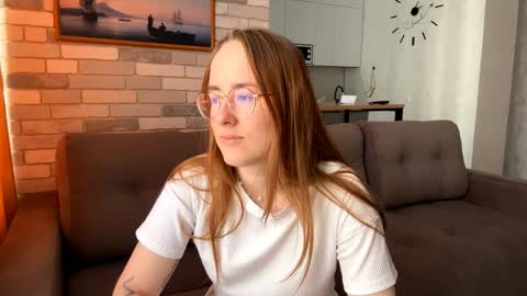 Snapshot of feleciacockrell chatting on 2, 4, 2026 Mary online show from 2, 4, 2026