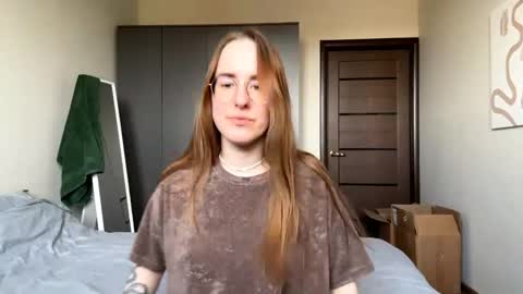 Snapshot of feleciacockrell chatting on 21, 4, 2026 Mary online show from 21, 4, 2026