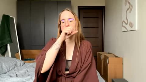 Snapshot of feleciacockrell chatting on 24, 4, 2026 Mary online show from 24, 4, 2026