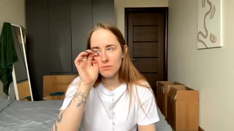 Snapshot of feleciacockrell chatting on 28, 4, 2026 Mary online show from 28, 4, 2026