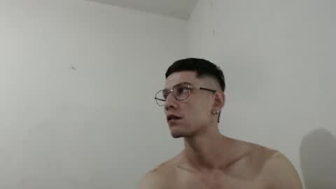 Snapshot of felipe227 chatting on 29, 10, 2025 jhonatan felipe online show from 29, 10, 2025