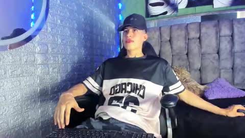 Snapshot of felipe_fiire chatting on 25, 5, 2026 felipe fiire online show from 25, 5, 2026