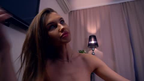 Snapshot of felissiany chatting on 9, 3, 2025 Hello im Nova online show from 9, 3, 2025