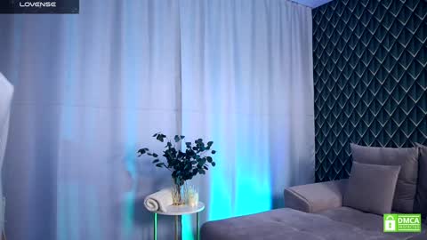 Snapshot of felissiany chatting on 25, 9, 2025 Hello im Nova online show from 25, 9, 2025