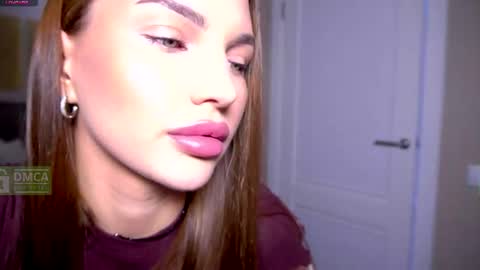Snapshot of felissiany chatting on 22, 6, 2026 Hello im Nova online show from 22, 6, 2026