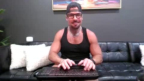 Snapshot of felixagm179 chatting on 25, 11, 2025 Felix Gonzalez online show from 25, 11, 2025