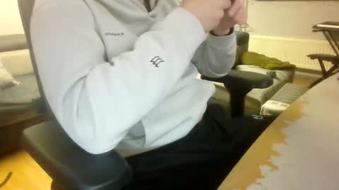 Snapshot of fem_alice_louis_dom chatting on 21, 12, 2024 fem_alice_louis_dom online show from 21, 12, 2024