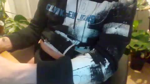 Snapshot of fem_alice_louis_dom chatting on 19, 10, 2025 fem_alice_louis_dom online show from 19, 10, 2025