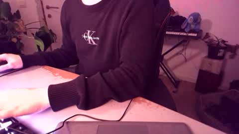 fem_alice_louis_dom online show from 24, 3, 2026