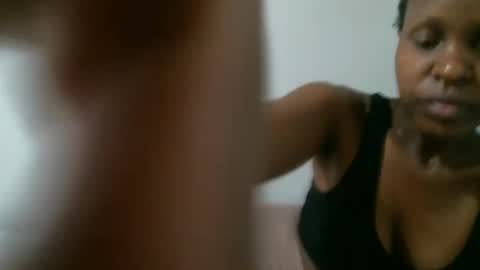 Snapshot of femaqueen chatting on 2, 3, 2025 Navil online show from 2, 3, 2025