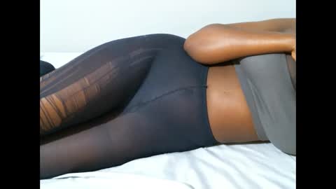 Snapshot of femaqueen chatting on 5, 12, 2025 Navil online show from 5, 12, 2025