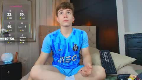 Snapshot of femboy_max chatting on 13, 9, 2025 Femboy Max online show from 13, 9, 2025