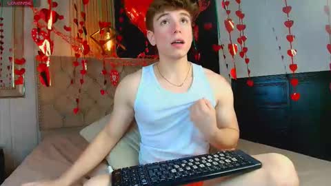 Snapshot of femboy_max chatting on 15, 9, 2025 Femboy Max online show from 15, 9, 2025
