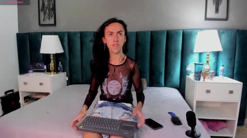 Snapshot of fenix_karoll chatting on 4, 1, 2025 Karol online show from 4, 1, 2025