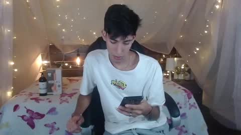 Snapshot of ferphoenix_ chatting on 18, 12, 2024 FER PHOENIX online show from 18, 12, 2024