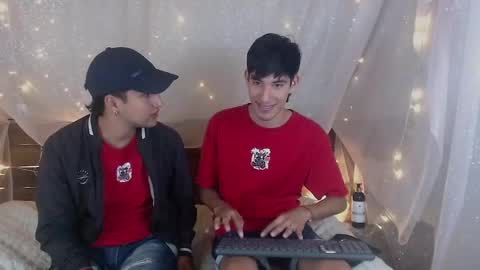 Snapshot of ferphoenix_ chatting on 10, 1, 2025 FER PHOENIX online show from 10, 1, 2025
