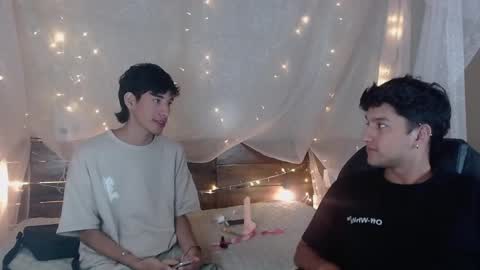 Snapshot of ferphoenix_ chatting on 11, 1, 2025 FER PHOENIX online show from 11, 1, 2025