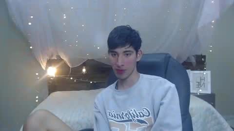 Snapshot of ferphoenix_ chatting on 14, 1, 2025 FER PHOENIX online show from 14, 1, 2025