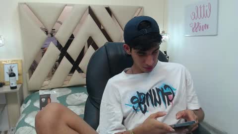 Snapshot of ferphoenix_ chatting on 27, 2, 2025 FER PHOENIX online show from 27, 2, 2025
