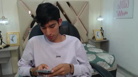 Snapshot of ferphoenix_ chatting on 28, 2, 2025 FER PHOENIX online show from 28, 2, 2025